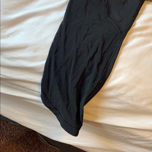 Black Lululemon crop leggings size 12 - Picture 4 of 6